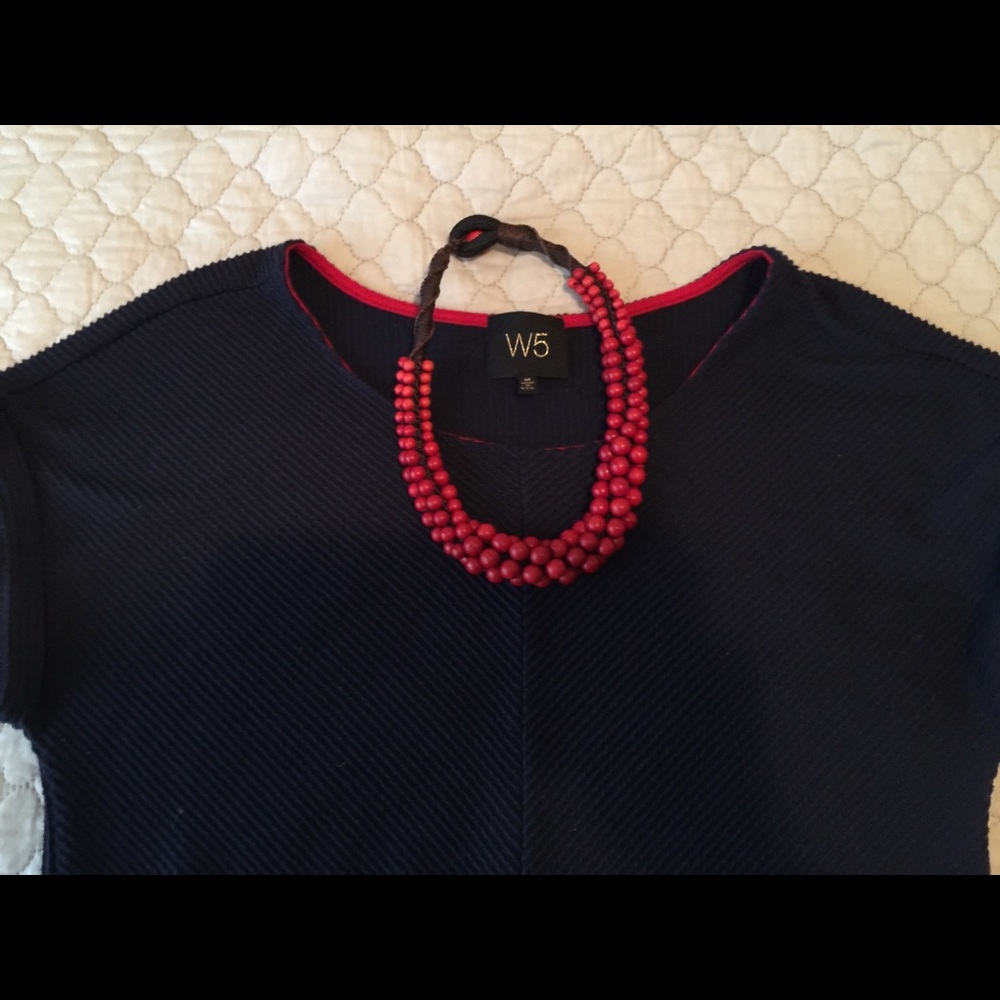 W5 navy blue top size M